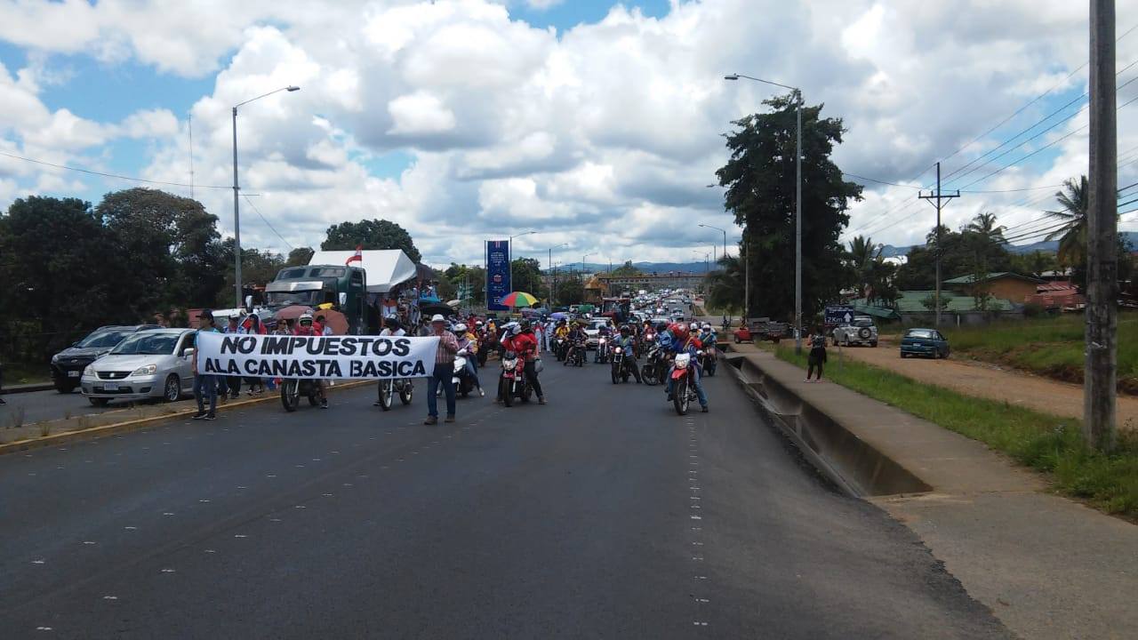 Sindicatos suman cinco días de manifestaciones contra plan fiscal