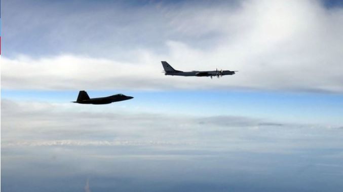 Estados Unidos interceptó a dos bombarderos nucleares rusos en la frontera con Alaska