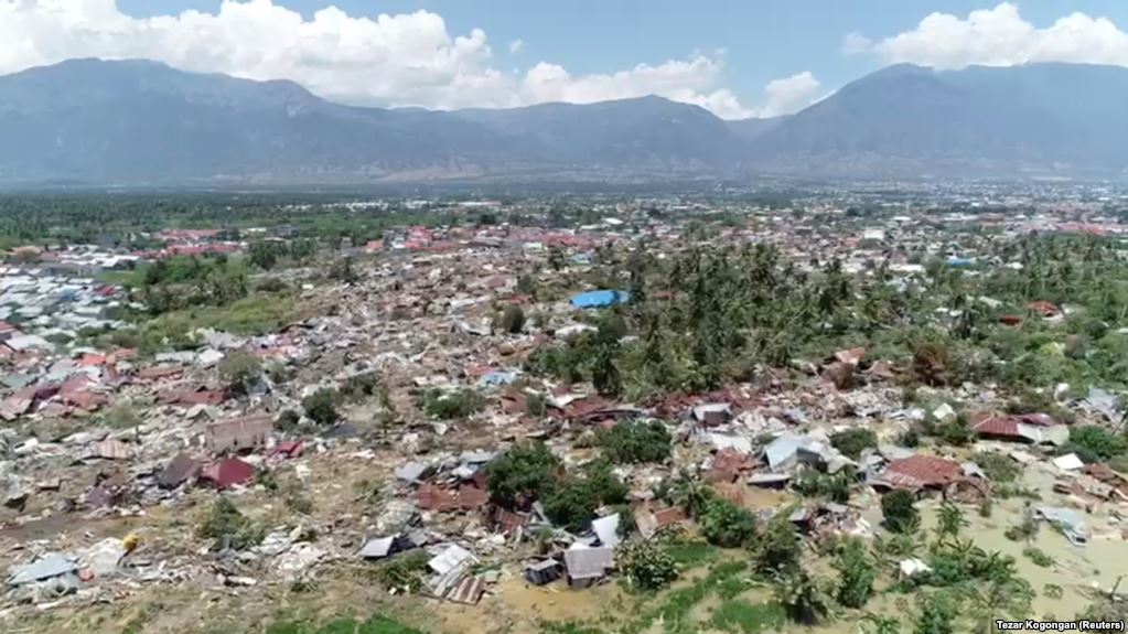 Indonesia: Sube a más de 800 número de muertos por sismo