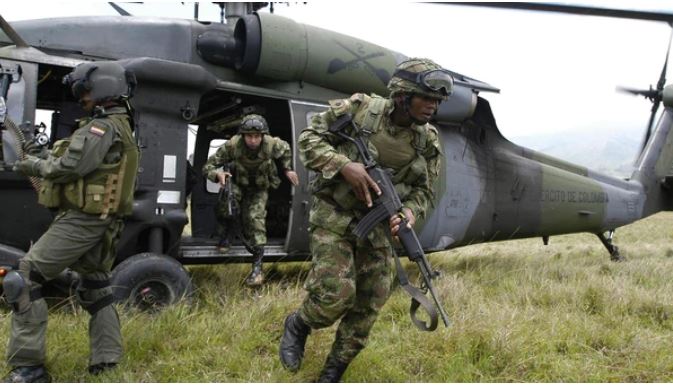 Ejército colombiano abate tres disidentes de las FARC y rescata dos menores
