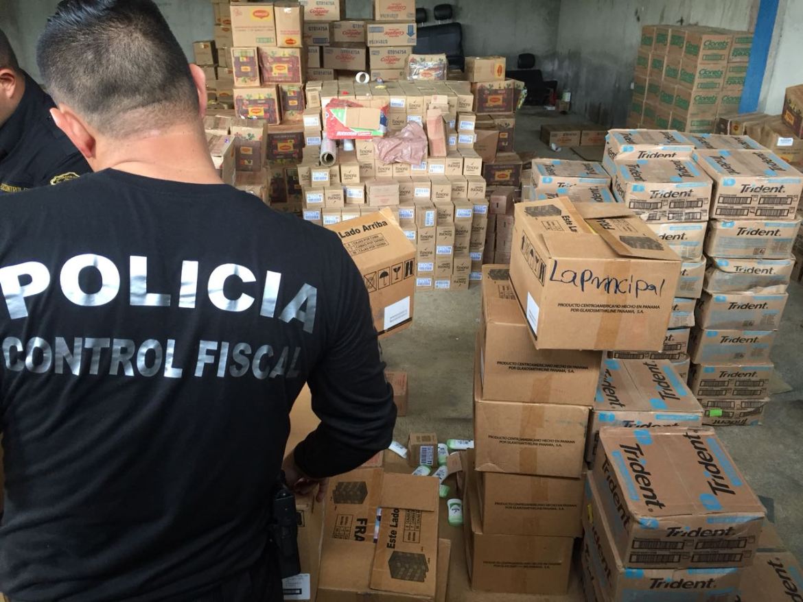 Policía Fiscal golpea al contrabando arrebatándole licor y perfumes en la Zona Sur