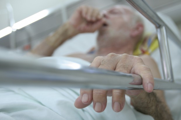 Negligencias familiares aumentan males graves en Hospital Geriátrico