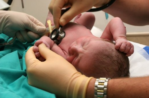 Hospital Nacional de Niños reporta reducción de menores internados por virus respiratorio