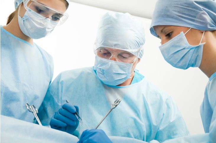 Colegio de Médicos niega responsabilidad en casos de cirugías estéticas