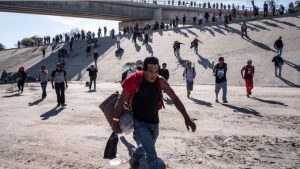 Trump exigió a México que regrese a migrantes a sus países «por avión, bus, como quieran»