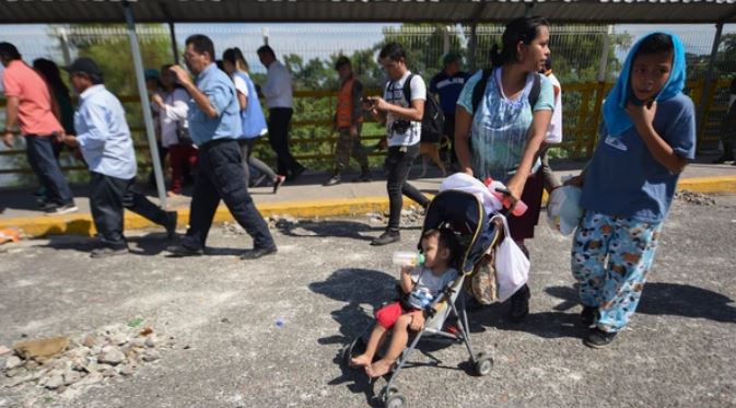 Unicef estima que unos 2.300 niños viajan en la caravana migrante