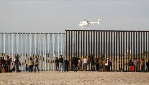 Primeros integrantes de caravana migrante llegaron a frontera de México con Estados Unidos