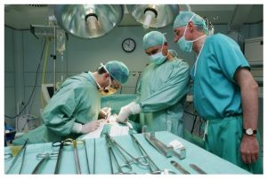 Colegio de Médicos realizaría convenio con Fiscalía para investigar casos de mala praxis en cirugías estéticas