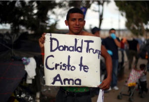 Donald Trump afirmó que los migrantes que solicitan asilo a EEUU esperarán en México mientras se revisan sus pedidos