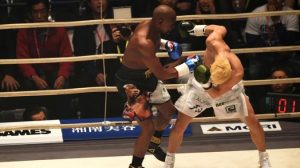 Los 139 segundos de la «pelea» por la que Floyd Mayweather cobró una bolsa millonaria de Japón