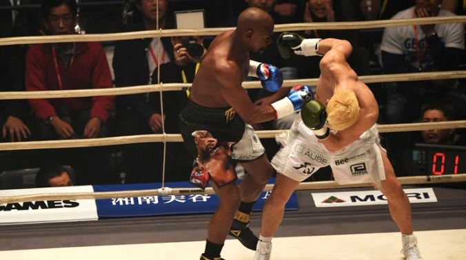 Los 139 segundos de la «pelea» por la que Floyd Mayweather cobró una bolsa millonaria de Japón