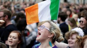 Después del histórico referéndum, el Parlamento de Irlanda aprobó la legalización del aborto