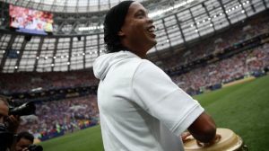Justicia brasileña le prohibió a Ronaldinho salir del país por una millonaria deuda