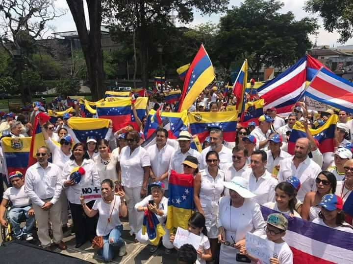 Venezolanos en Costa Rica confían en que oposición logre poner fin a régimen de Maduro