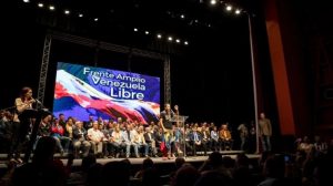 El Frente Amplio Venezuela Libre convocó a un «cornetazo» y un «cacelorazo» contra investidura de Nicolás Maduro
