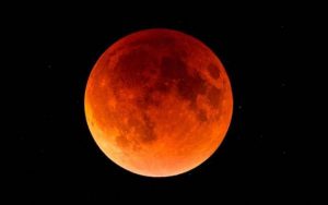 El Eclipse Total de Luna se verá en todo el país este domingo por la noche