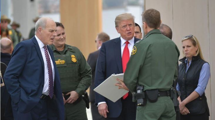 Donald Trump visita la frontera con México, donde reforzará su pedido de fondos para construir del muro