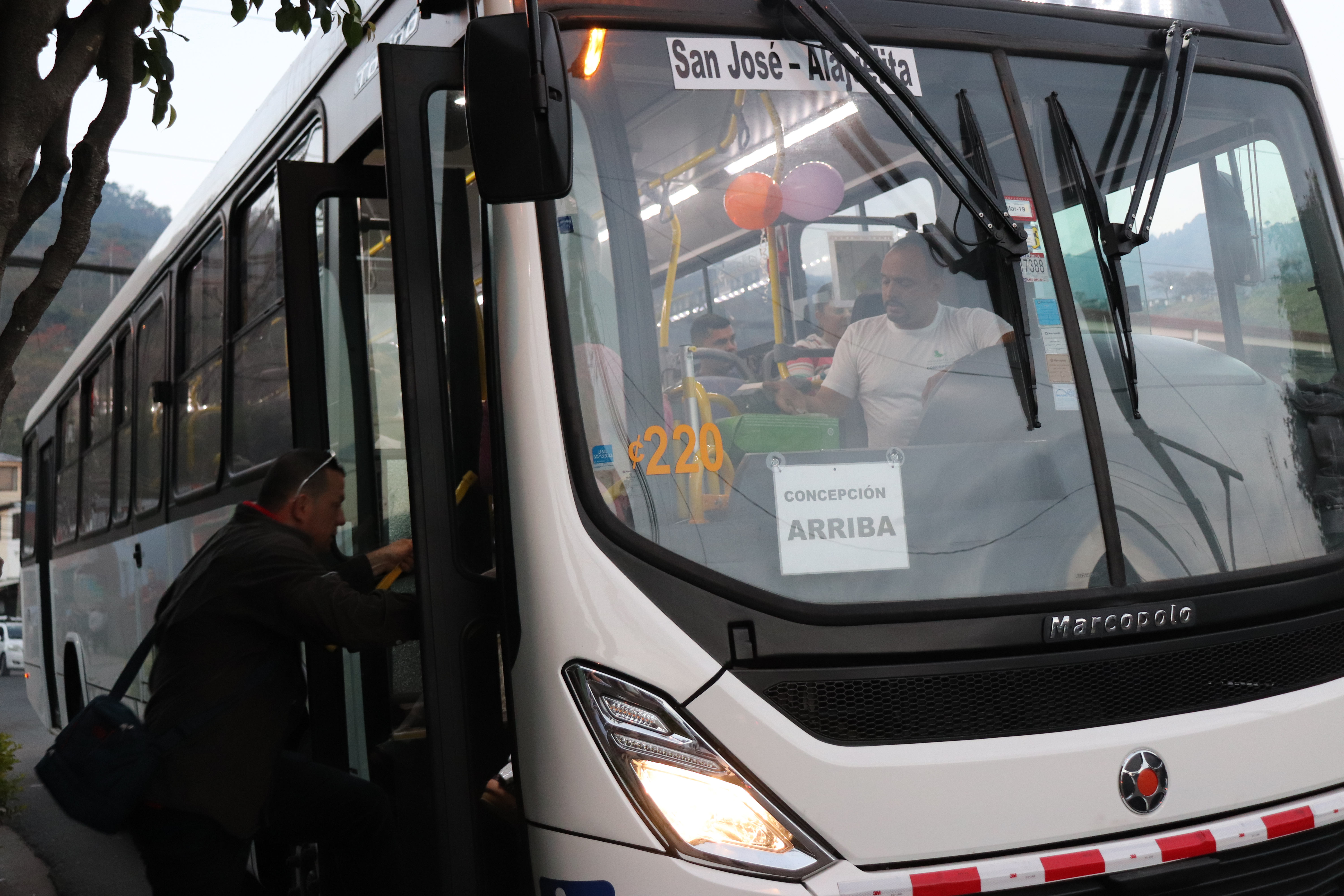 Vecinos de Alajuelita tienen nuevo operador de buses desde este viernes
