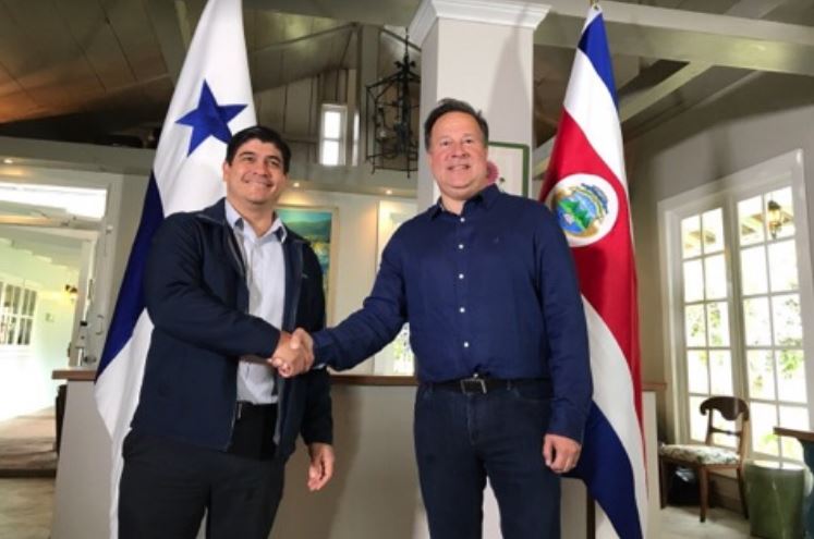 Carlos Alvarado llegó a Panamá para conversar sobre turismo y migrantes cubanos