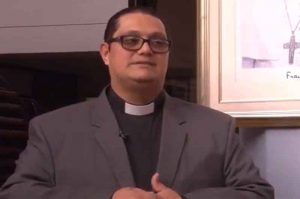 Iglesia llama a víctimas sexuales de sacerdotes a interponer denuncias civiles