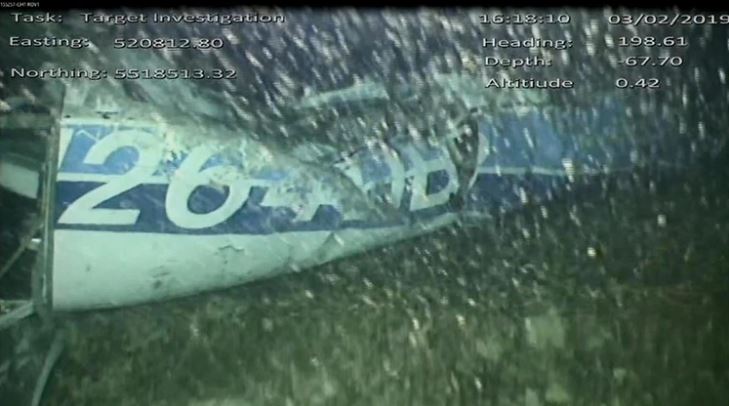 Los investigadores hallaron un cuerpo entre los restos del avión en el que volaba Emiliano Sala