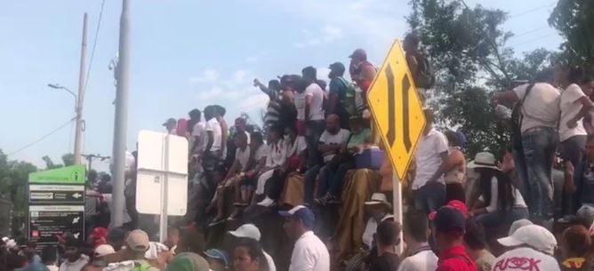 La dictadura de Nicolás Maduro frenó una de las caravanas humanitarias en el puente Simón Bolívar