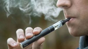 Inquietante tendencia: los cigarrillos electrónicos disparan el consumo de nicotina entre los jóvenes en EEUU