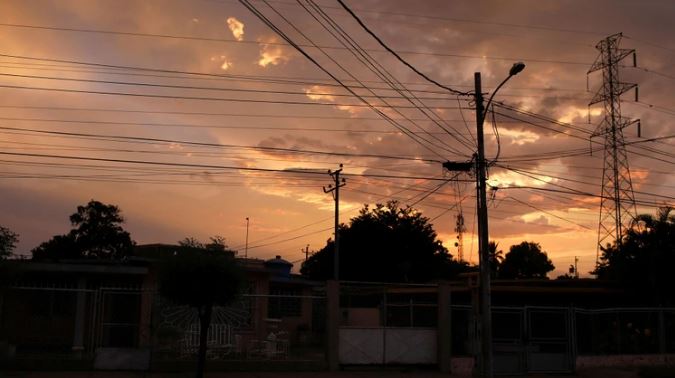 Venezuela amaneció sin servicio eléctrico: el régimen de Nicolás Maduro suspendió las clases y la jornada laboral