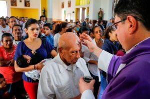 Iglesia Católica llama a la generosidad y penitencia en inicio de Cuaresma