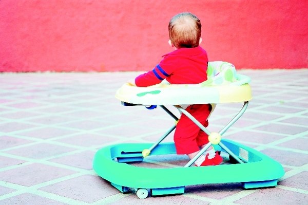 Hospital de Niños recuerda a padres no usar andaderas por riesgo de lesiones en menores