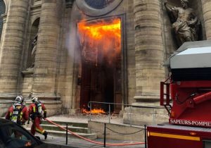 Investigan el incendio «posiblemente intencional» de la Iglesia donde se filmó El Código Da Vinci