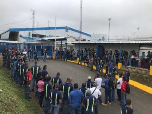 Trabajadores realizarán vigilia frente a Chiquita Brands por ola de desempleo en Limón