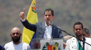 Juan Guaidó impulsa la idea del exilio para los chavistas