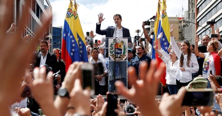 Convocados por Juan Guaidó, los venezolanos protestarán en las calles en el sexto día de apagón: «Que muera la opresión»