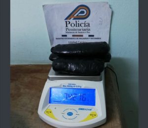 Funcionaria habría intentado ingresar celulares y droga a cárcel de Puntarenas