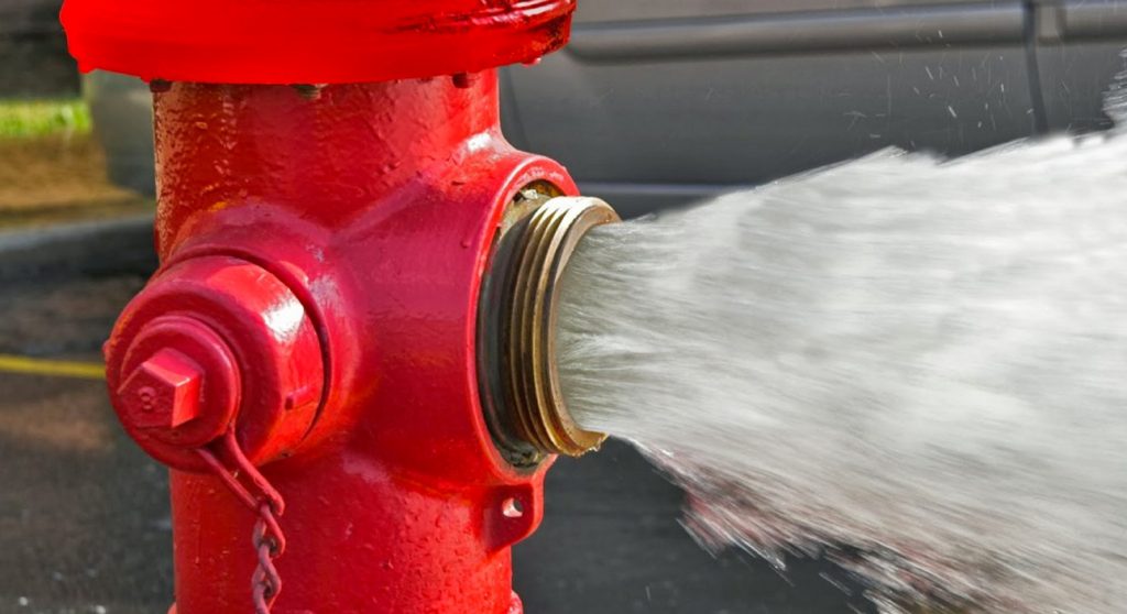 Número de hidrantes creció de 2500 a 8000 en 10 años