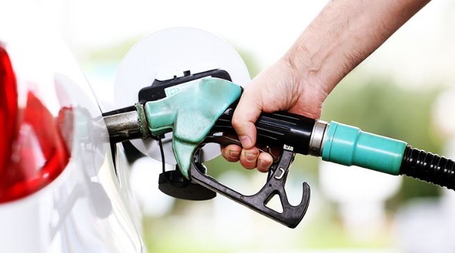 Defensoría y diputados alzan la voz por ajuste de precio de combustibles solicitado por RECOPE