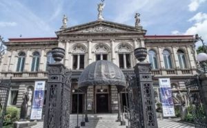 Diputados insisten en inversión para el Teatro Nacional tras lo ocurrido en Notre Dame