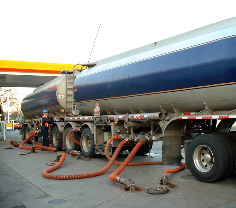 Proyecto de ley pretende eximir del pago del IVA a transportistas de combustible