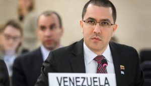 El canciller de Nicolás Maduro dijo que el régimen reabrirá «lo antes posible» la frontera con Brasil