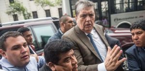 El ex presidente peruano Alan García se disparó en la cabeza y está en grave estado