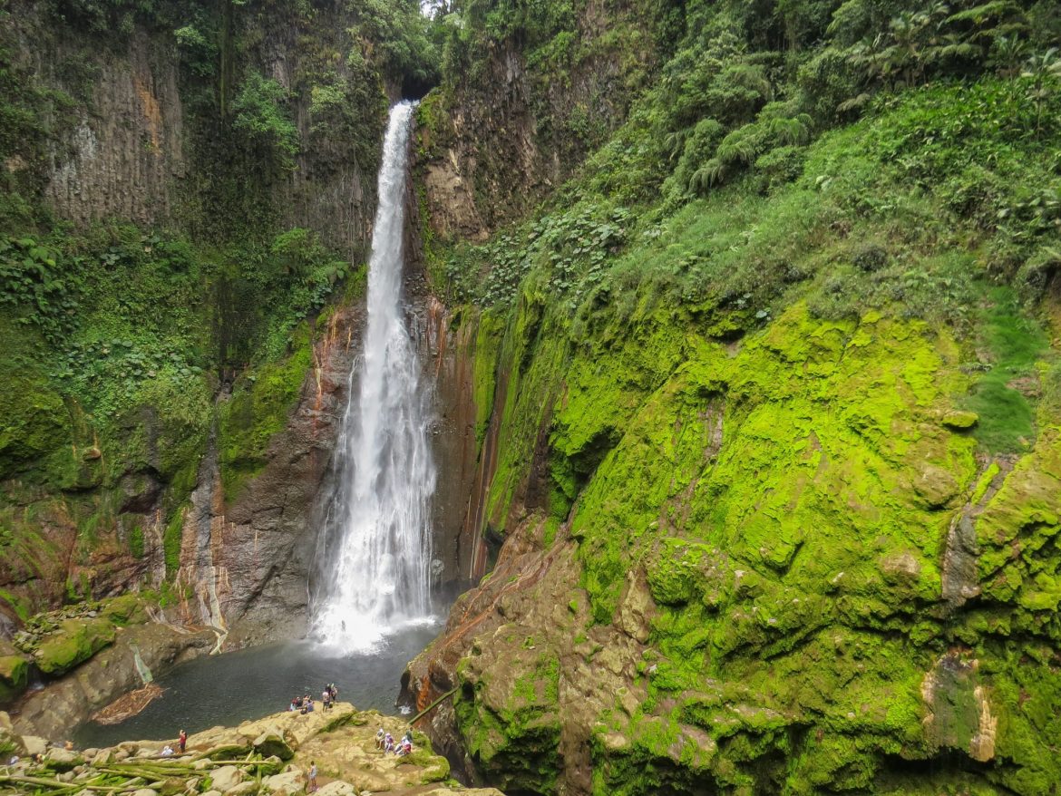 Comerciantes del Poás piden no dejar de visitar la zona por llegada de la época lluviosa a Costa Rica