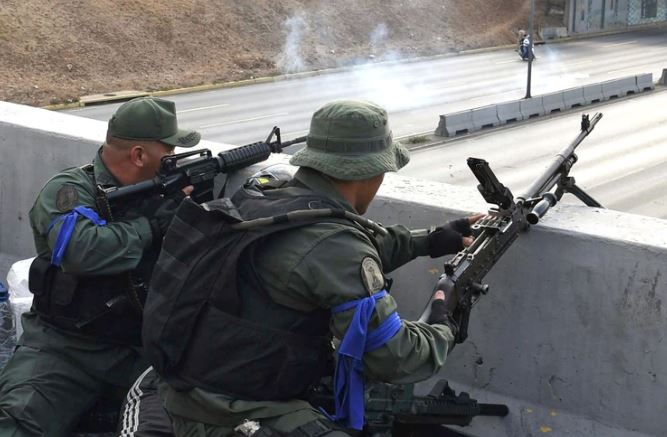 Dos oficiales que participaron del alzamiento militar revelaron detalles de la «Operación Libertad» y aseguran que sigue en curso