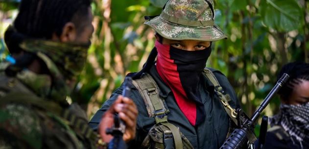 El comandante de las Fuerzas Militares de Colombia denunció que casi la mitad del grupo terrorista ELN está en Venezuela
