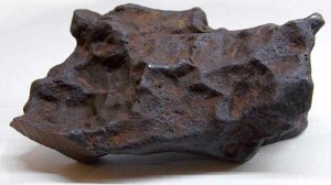 UNA imparte taller para reconocimiento de rocas y meteoritos