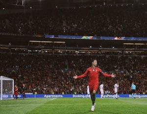 (Vídeo) Así fue el triplete con el que Ronaldo arrodilló a Suiza