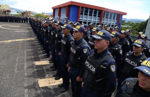 Seguridad congela feriados a policías por confusión sobre plan fiscal