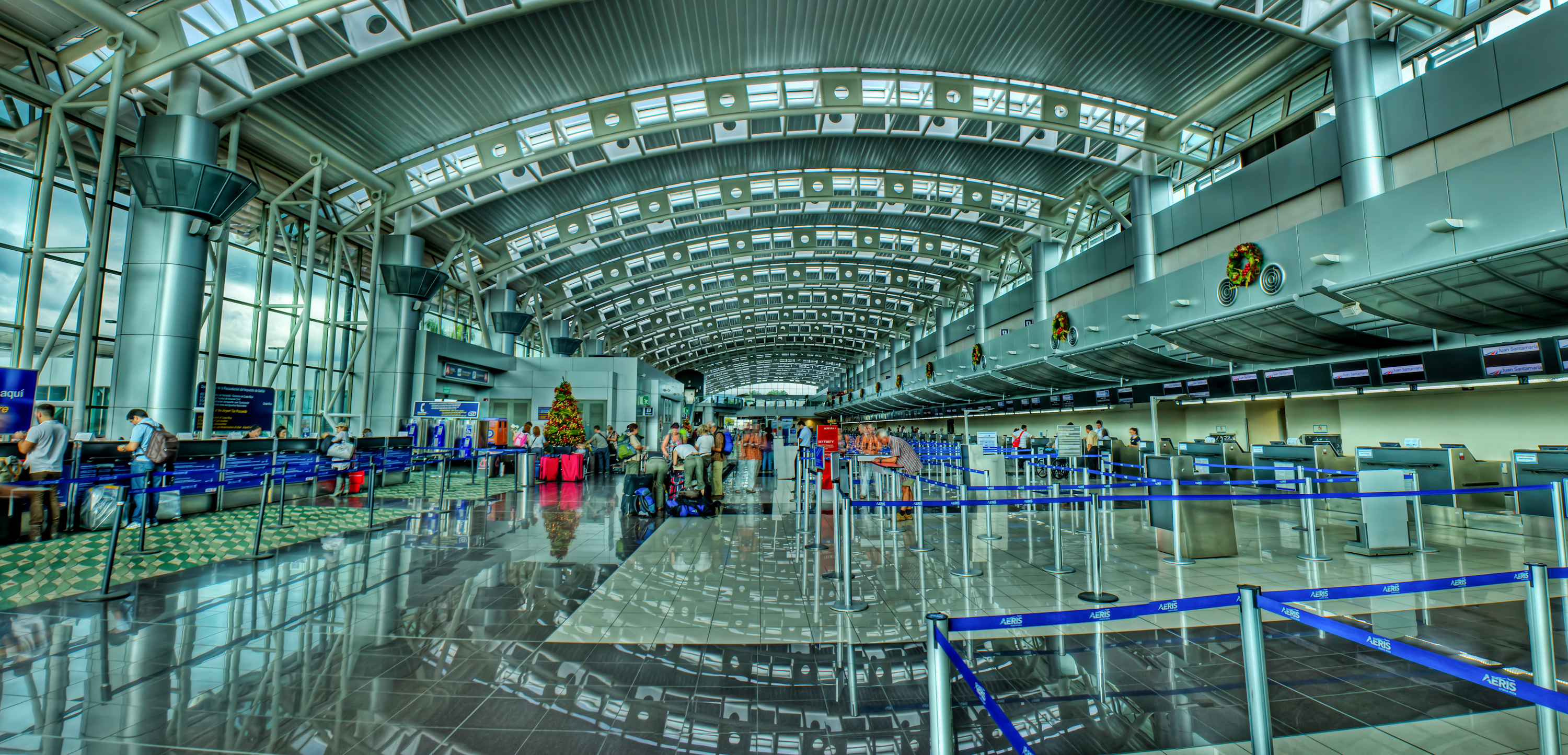 Costa Rica firma convenio de cooperación para recuperar categoría en seguridad aeroportuaria
