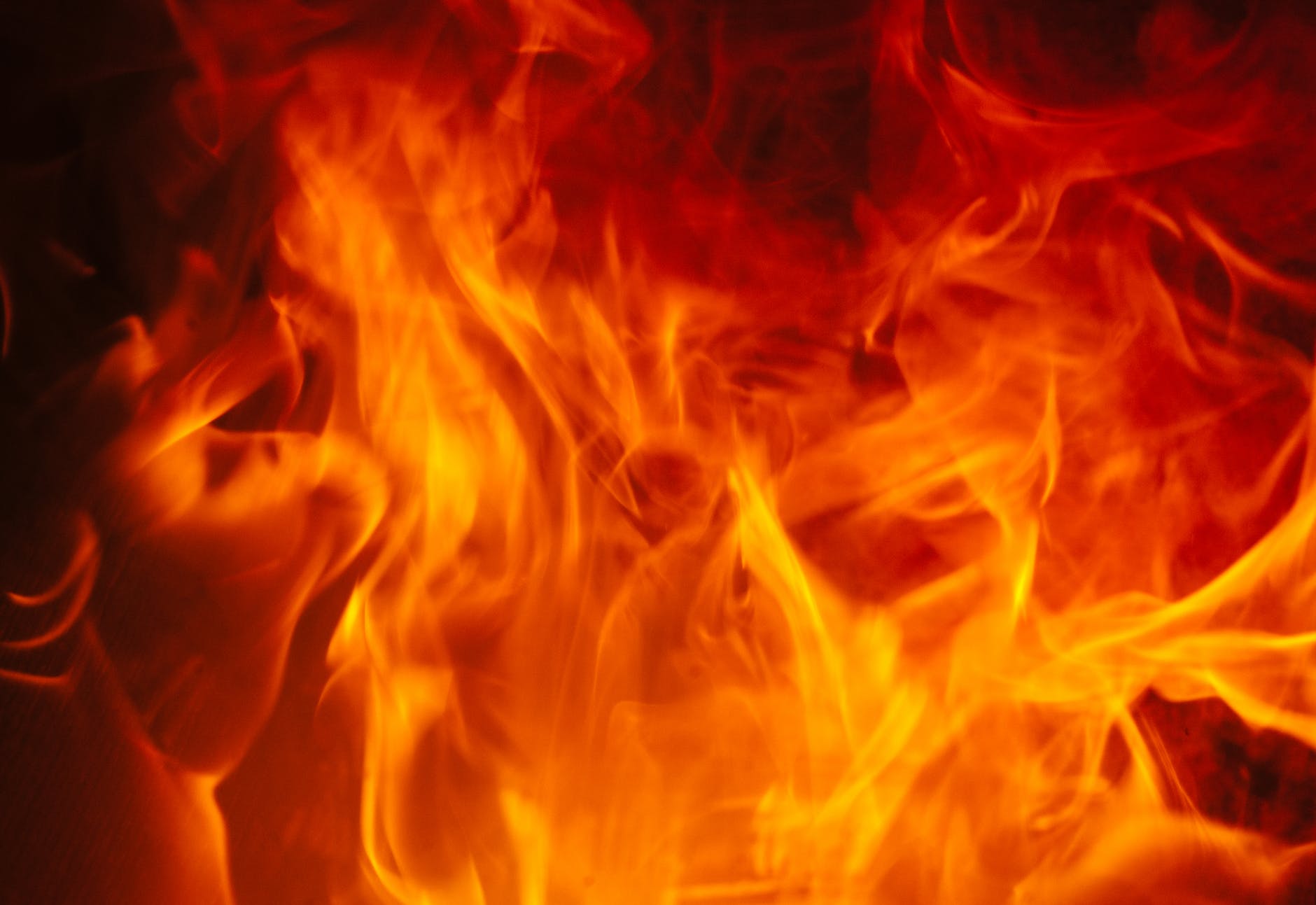 Seis autobuses ardieron en llamas en plantel ubicado en Hatillo