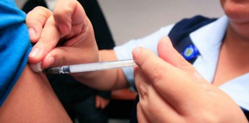 Obesos y cardiópatas con nota roja en primera semana de vacunación contra la influenza